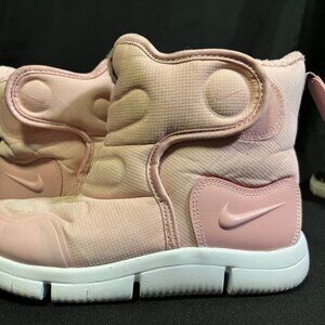 Youth Nike snow boots Y2